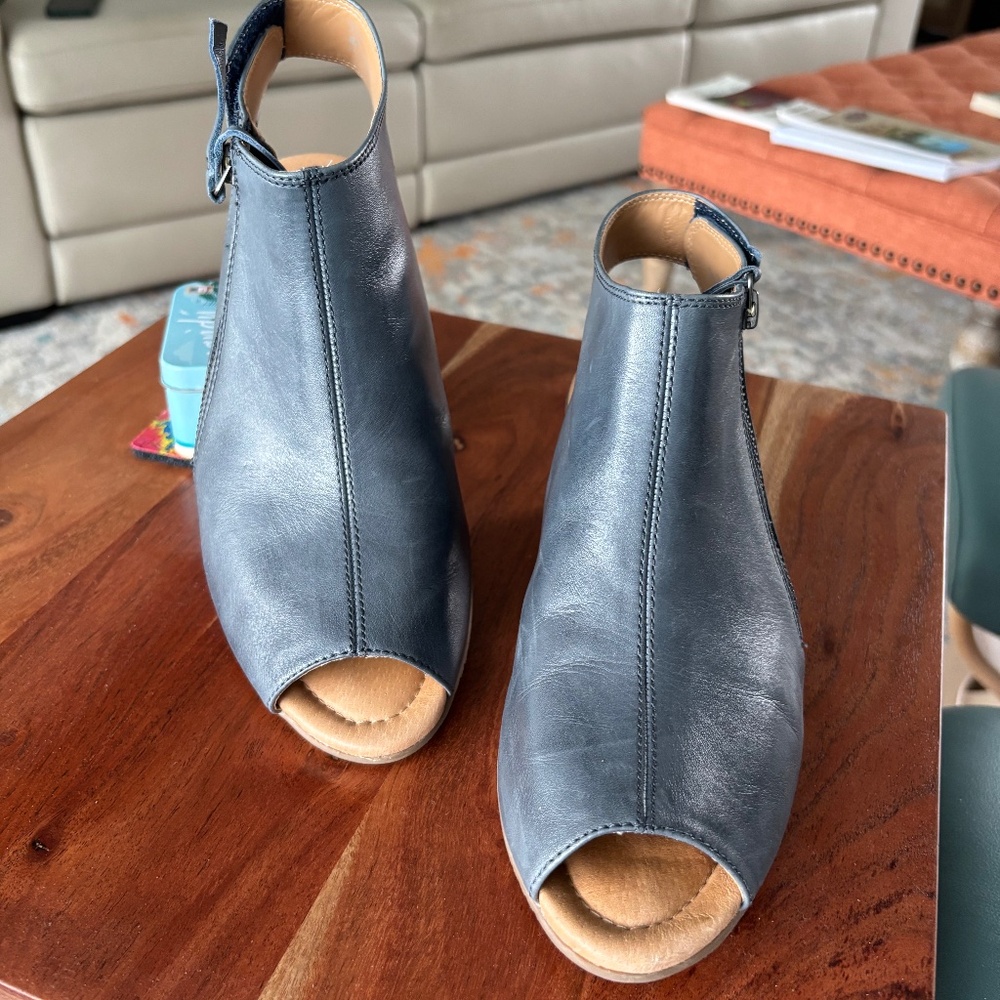 Earth Kristy Blue Peep Toe Bootie Sz 8 - Picture 3 of 10